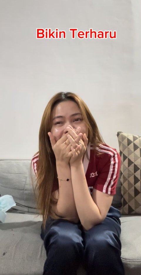 Sweet! Intip Momen Lady Rara saat Mendapat Surprise dari Sang Kekasih, Sampai Menangis Haru