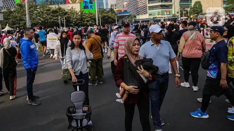 FOTO: Ada Maliq & D'essentials, Warga Tumpah Ruah Padati Car Free Day Jakarta