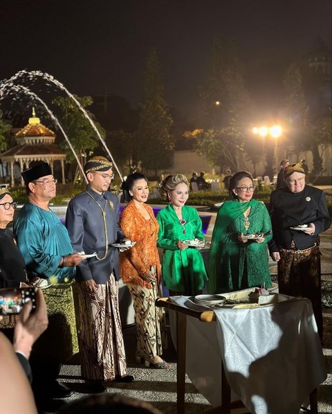 Cantik dalam Balutan Busana Kebaya, ini Potret Farah Quinn saat Hadir ke Acara Ultah Puteri Solo di Keraton Bersama Suami Bule