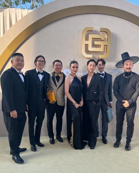 Cantik Banget! Potret Agnez Mo Hadiri Acara Gold Gala, Tampil Elegan dengan Sentuhan Khas Nusantara