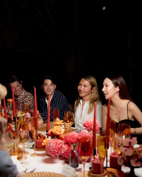 Dalam momen makan malam di Bali, Mario Maurer merasa sangat bersyukur karena dikelilingi oleh orang-orang baik dan hebat yang telah memberinya pengalaman yang tak terlupakan.