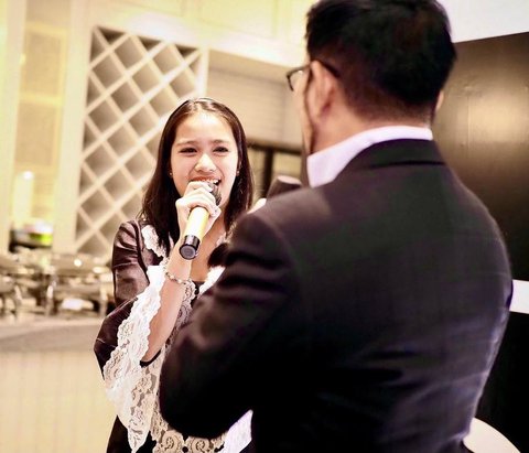 Cantik dan Punya Suara Merdu Seperti Sang Papa, Potret Aisyah Putri Kedua Yana Julio yang Jarang Tersorot Publik