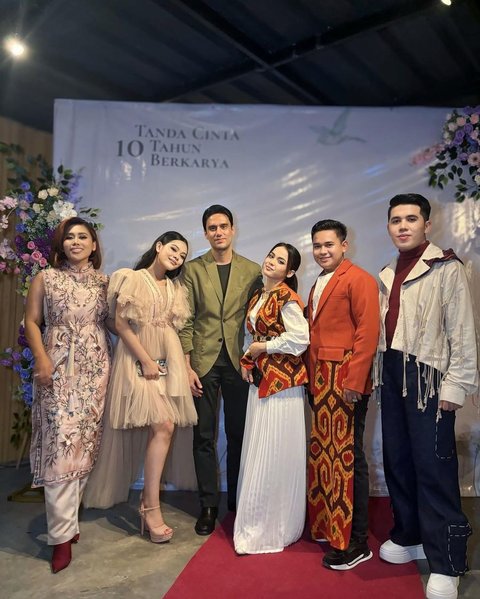 Rara LIDA dan Putri Isnari, Deretan Pedangdut Tampil Memukau dalam Fashion Show Bikin Melongo <br>