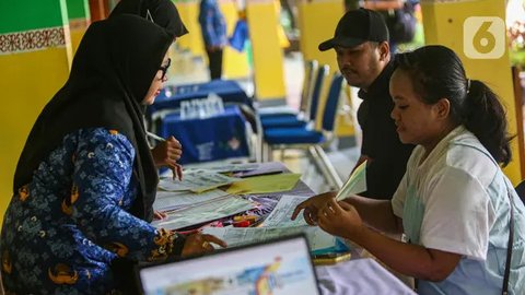 FOTO: Pendaftaran Penerimaan Peserta Didik Baru Jakarta Jenjang SD Sudah Dibuka