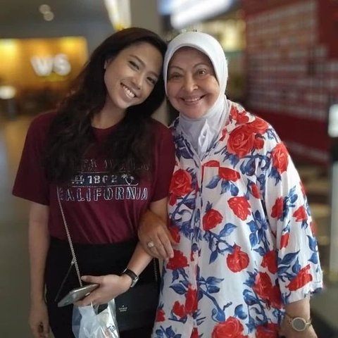 Sama Sekali Tak Tersorot, Potret Cantik Nicole Christy Anak Angkat Ari Sihasale dan Nia Zulkarnaen yang Beranjak Dewasa