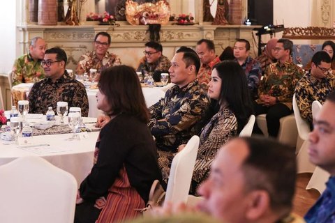 Temani AHY Kunjungan Kerja ke Amerika, Penampilan Cantik Annisa Pohan Kala Berbatik Tuai Sorotan