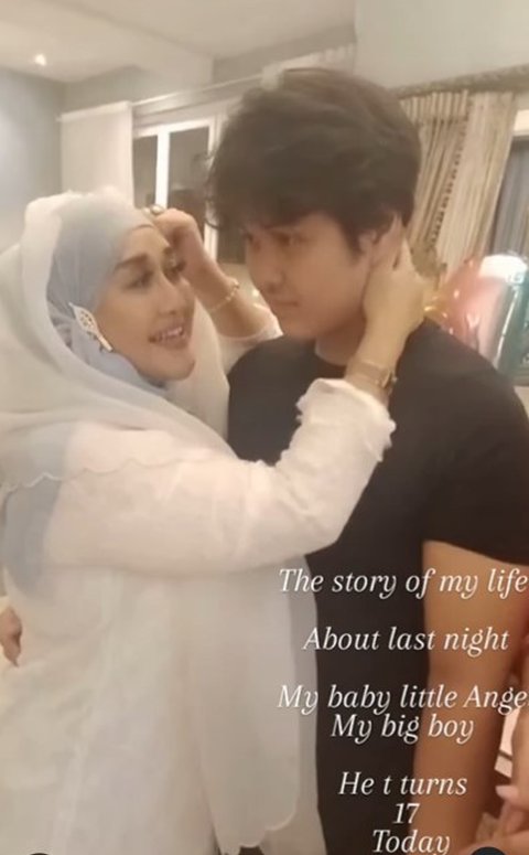 Rekan selebritis Paramitha pun juga memberikan ucapan selamat ulang tahun buat Adrian, seperti Jenny Rachman dan Thomas Djorghi, menambah kebahagiaan di hari spesial tersebut.<br>