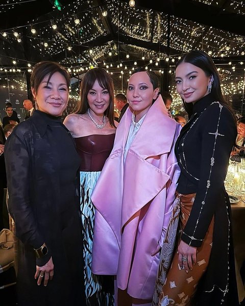 Cantik Gak Ada Obat, Potret Raline Shah Tampil di Cannes Langsung Jadi Sorotan - Sempat Pose Bareng Han So Hee