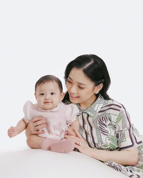 Tidak heran jika pada akhirnya family potret terbaru keluarga Tanoesoedibjo ini menuai banyak pujian dari netizen.