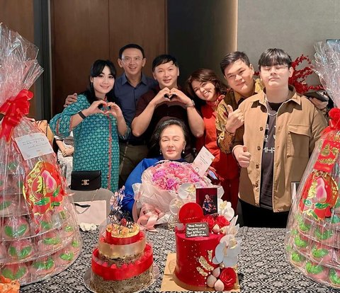 Keakraban mereka sebelumnya terekam kamera di hari ulang tahun ibu mertua Puput. Puput tidak lupa juga memberi ucapan selamat di Instagramnya.<br>