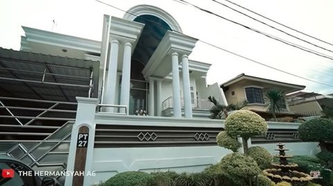 Tampak Luar Rumah di Jakarta