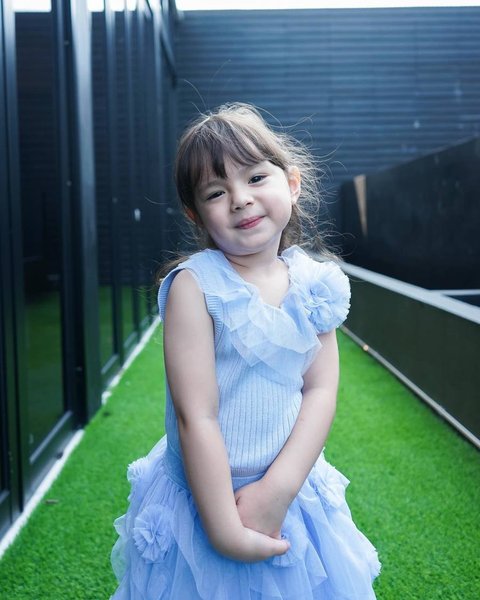 Potret Terbaru Chloe Putri Asmirandah, Makin Cantik dan Pinter Berpose di Depan Kamera Mirip Sang Mama