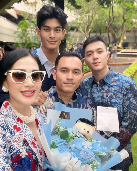 Potret Marco Putra Ganteng Diah Permatasari Wisuda SMA, Sudah Dapat Beasiswa di Amerika