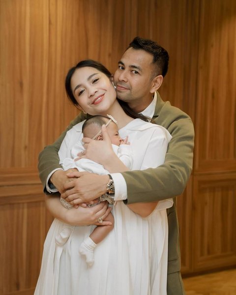 Potret Terbaru Baby Lily Anak Angkat Raffi Ahmad dan Nagita Slavina, Kini Wajahnya Sudah Tak Ditutupi Stiker