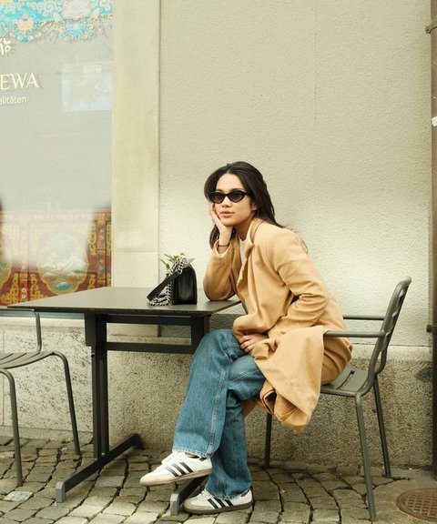 Look Cool, 8 Photos of Azizah Salsha's Vacation to Europe Without Pratama Arhan