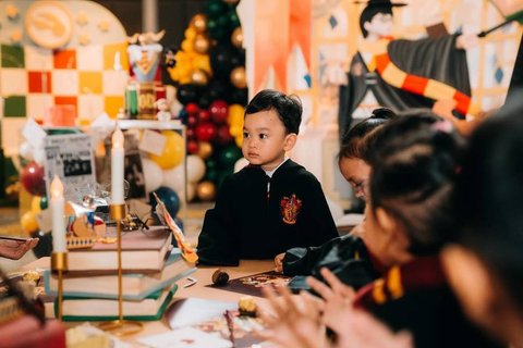 Bertema 'Harry Potter', Intip Foto-foto Keseruan Gin Anak Gilang Dirga di Momen Ultah ke-2