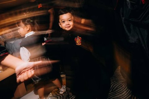 Bertema 'Harry Potter', Intip Foto-foto Keseruan Gin Anak Gilang Dirga di Momen Ultah ke-2