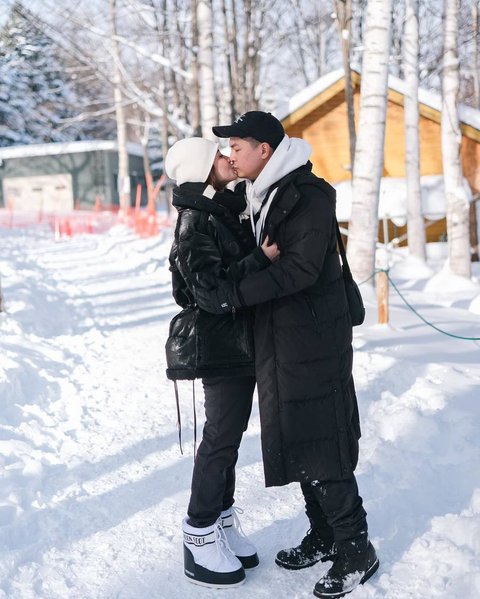 Potret Chelsea Olivia dan Glenn Alinskie yang Selalu Harmonis, Sudah Punya 2 Anak Tetap Mesra Seperti Pengantin Baru