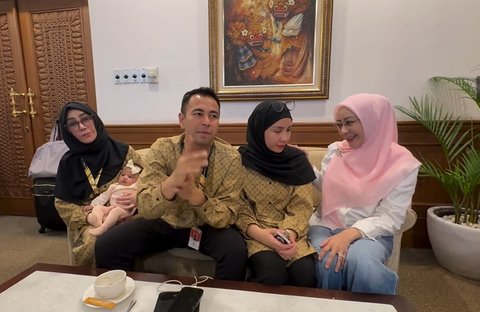 Sempat Dirahasiakan, Raffi Ahmad dan Nagita Slavina Kini Santai Tunjukan Wajah Baby Lily yang Cantik Menggemaskan