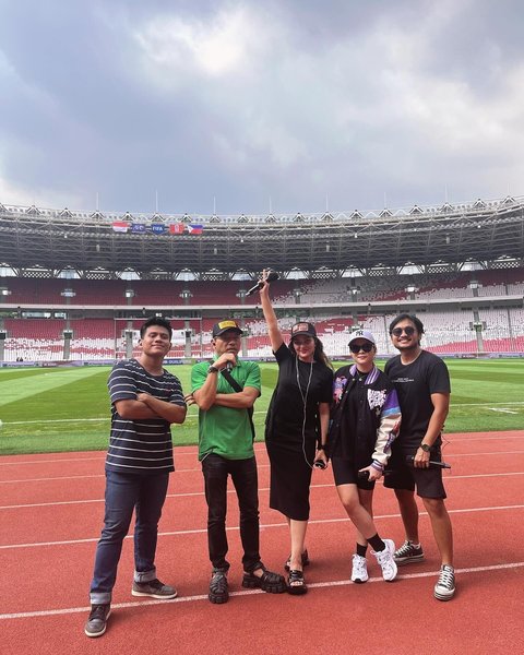 Nyanyi di GBK Usai Timnas Menang, Ashanty & Anang Hermansyah Ramai Dihujat Penonton