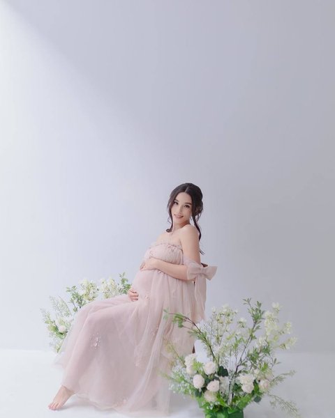 Makin Menawan dan Memesona di Kehamilan Kedua, Berikut Ini 10 Potret Maternity Shoot Vanessa Lima Istri Erick Iskandar