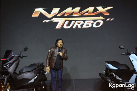 7 Foto Komeng Bikin Heboh di Acara Peluncuran Motor Yamaha NMAX Tercanggih di Dunia