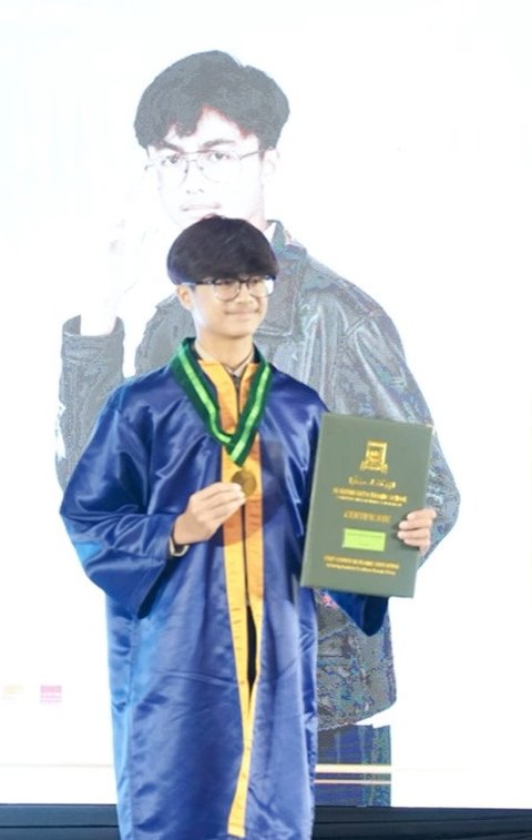 Potret Bintang Anak Hengky Kurniawan Wisuda SMP, Kini Makin Tinggi dan Tampan