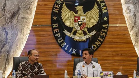 FOTO: Satgas Bentukan Presiden Jokowi Gelar Rapat Perdana untuk Mempercepat Berantas Judi Online