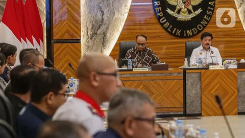 FOTO: Satgas Bentukan Presiden Jokowi Gelar Rapat Perdana untuk Mempercepat Berantas Judi Online