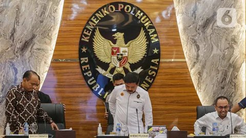 FOTO: Satgas Bentukan Presiden Jokowi Gelar Rapat Perdana untuk Mempercepat Berantas Judi Online