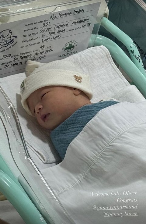 Pamela dan Armand memilih nama Oliver Richard Gunawan untuk anak pertama mereka, yang terlihat tampan sejak lahir.<br>