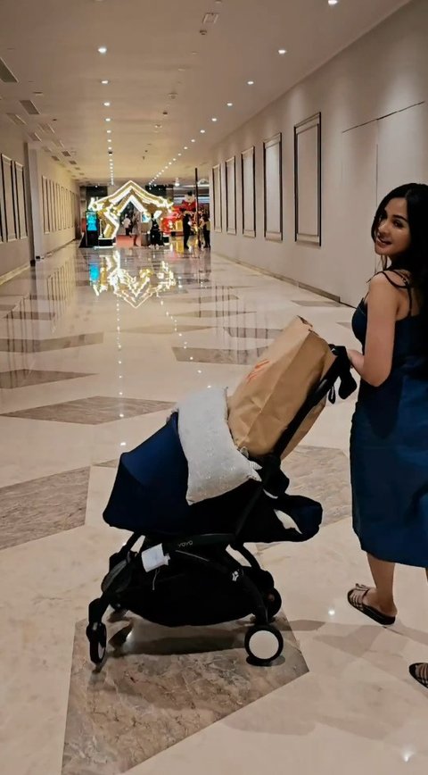 Potret Denny Caknan Momong Baby Cunda Saat Bella Bonita Belanja, Netizen Salfok 'Antena' yang Makin Tinggi