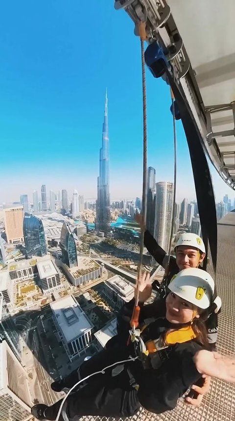Seru Abis! Potret Felicya Angelista & Caesar Hito Naik Sky Edge di Dubai, Akui Lutut Sampai Lemas