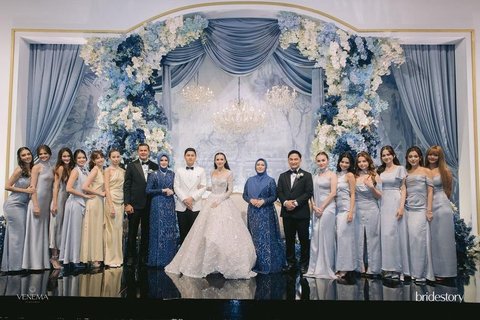 Cantik-Cantik Semua, Potret Beby Tsabina Bareng Bridesmaid di Pernikahannya Sukses Buat Netizen Terpana