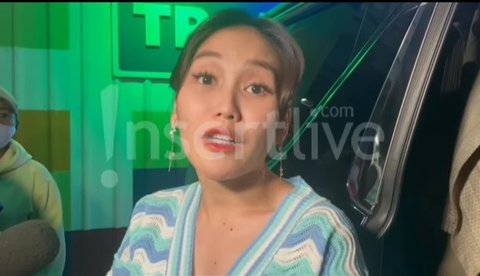 Not as Beautiful as on IG, 8 Photos of Ayu Ting Ting's Face Caught by Journalists that Netizens Criticize