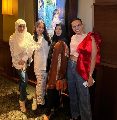 Deretan Potret Celine Evangelista Memakai Hijab, Makin Sering dan Disebut Mualaf