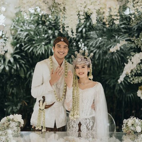 Ibrahim dan Salshabilla membagikan momen akad nikah.