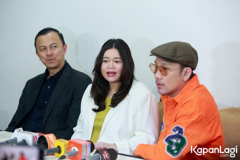 Istri Denny Sumargo telah mencapai usia kehamilan sembilan bulan atau 37 minggu. Dr. dr Arie Polim, MSc, DMAS., Sp.OG, Subsp. FER, yang mengawasi proses persalinan Olivia Allan, membagikan kondisi janin istri Denny Sumargo.<br>