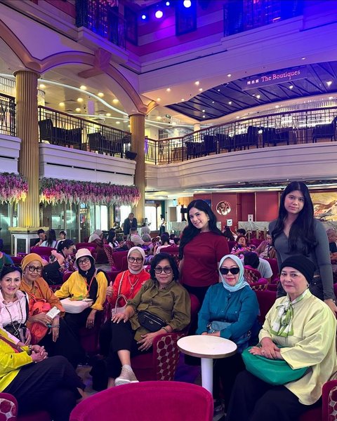 Annisa dan Aira bergabung dengan geng baby boomers.