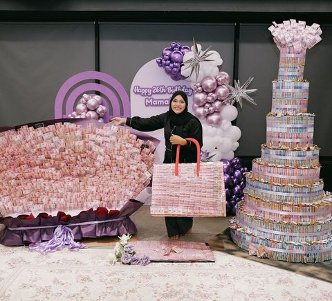 10 Photos of Aurel Hermansyah's 26th Birthday Surprise, Received Cake, Bouquet, Bag from Giant-Sized Money!