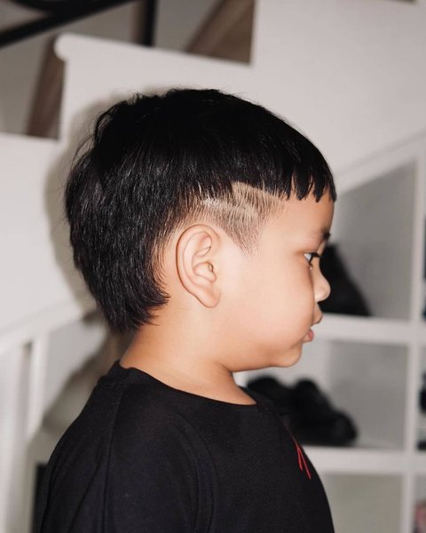 Potret Terbaru Gala Sky yang Makin Keren dengan Gaya Rambut Mullet, Gayanya Juga Makin Fashionable