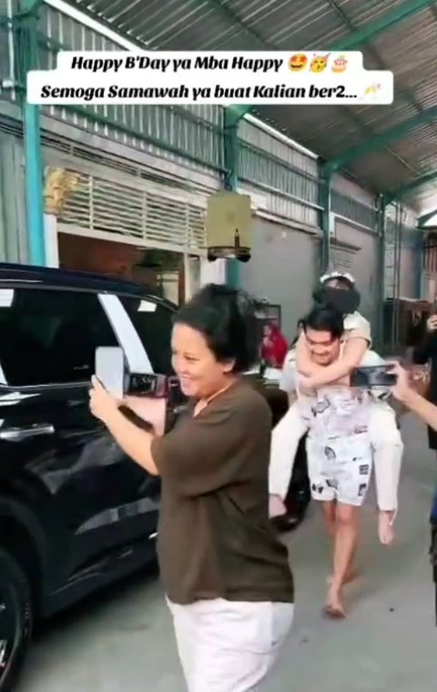 Potret Happy Asmara Menangis Bahagia Dapat Hadiah Mobil Mewah dari Gilga Sahid, Momen Digendong Suami Romantis Abis