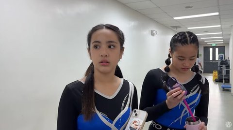 Potret Mikhayla Bakrie Anak Nia Ramadhani Ikut Lomba Gymnastic di Sekolah, Keluarga Hadir Beri Dukungan Penuh