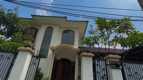 Dibeli Secara Cash, Ini Deretan Potret Rumah Baru Frans Faisal Kakak Fuji yang Mewah Habis