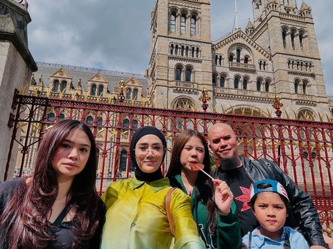 Potret Mulan Jameela Liburan Bareng Keluarga di Eropa, Jelajahi Destinasi Wisata Ternama dari Paris Hingga London