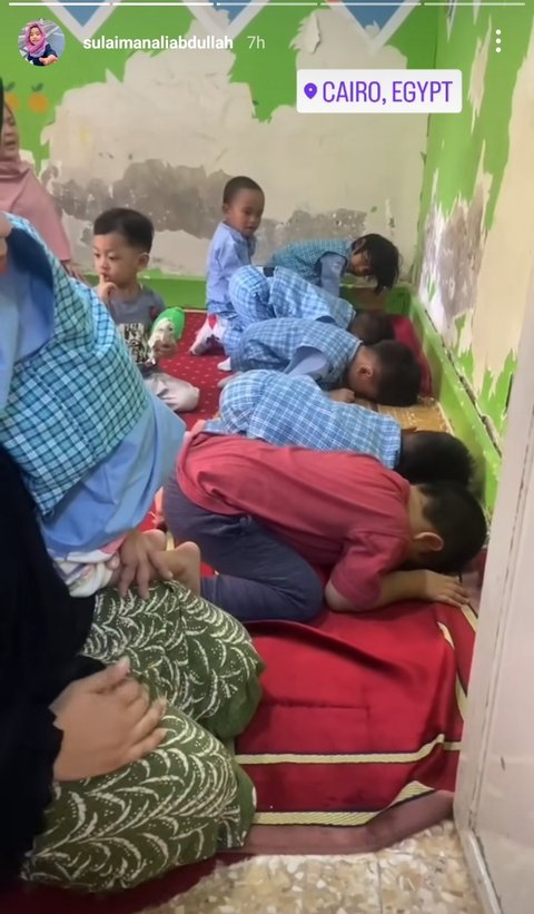 Potret Putra Bungsu Oki Setiana Dewi, Sulaiman saat Sekolah di Mesir