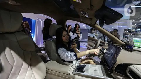 FOTO: Mewahnya SUV Listrik AION Hyptec HT Mejeng di GIIAS 2024, Usung Pintu Gullwing yang Terbuka ke Atas