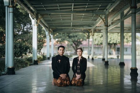 9 Pre-wedding Photos of Aaliyah & Thariq at Puro Mangkunegaran Palace Solo, Luxurious like Royalty