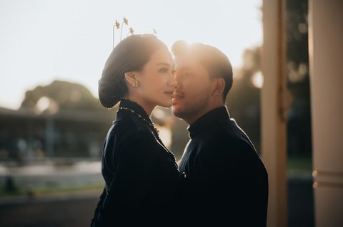 9 Pre-wedding Photos of Aaliyah & Thariq at Puro Mangkunegaran Palace Solo, Luxurious like Royalty