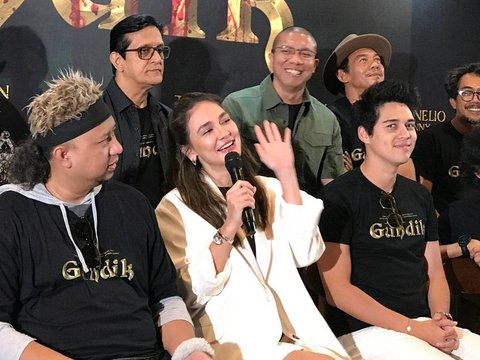 Luna Maya Membantah Bermain Film Horor dengan Maxime Bouttier Karena Pacaran, Berikut 8 Potret yang Membuktikannya